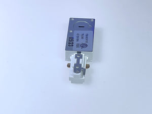 Pack of 5 Piece M0684 / Side  Power: 3 Pin side  Power for Track M0684 3 Pin H Type 120VAC (Black Housing / White Housing Side Power)