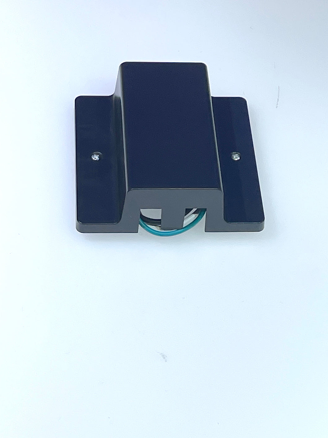 Pack of 5 Piece M0684 / Ceiling Power J Box : 3 Pin Black Housing / White Housing Canopy 4 Inch J Box for Track M0684 3 Pin H Type 120VAC